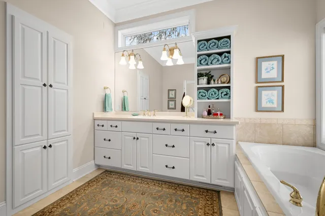 $1,250,000 | 3133 Spring Lake Road Southwest, Prior Lake, MN 55372