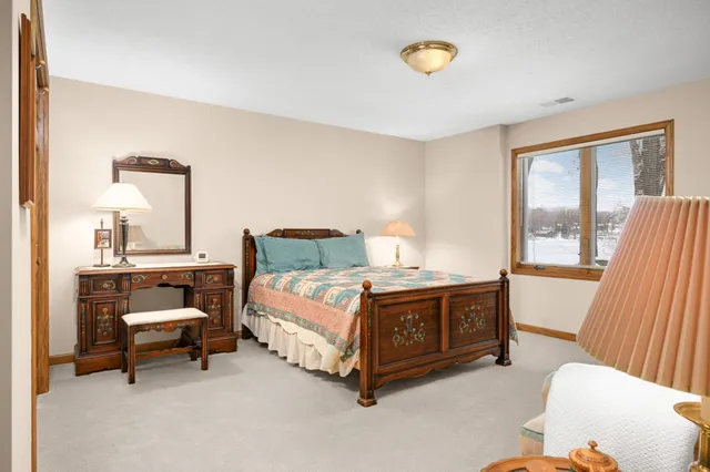 $1,250,000 | 3133 Spring Lake Road Southwest, Prior Lake, MN 55372