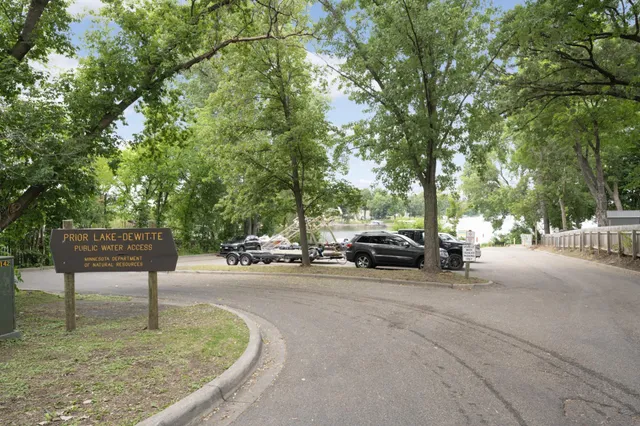 $1,250,000 | 3133 Spring Lake Road Southwest, Prior Lake, MN 55372