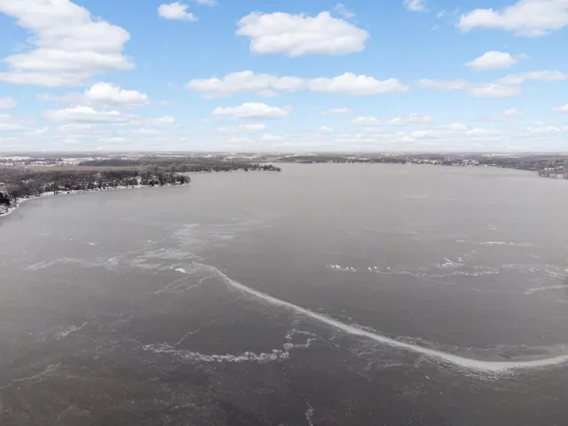 $1,250,000 | 3133 Spring Lake Road Southwest, Prior Lake, MN 55372