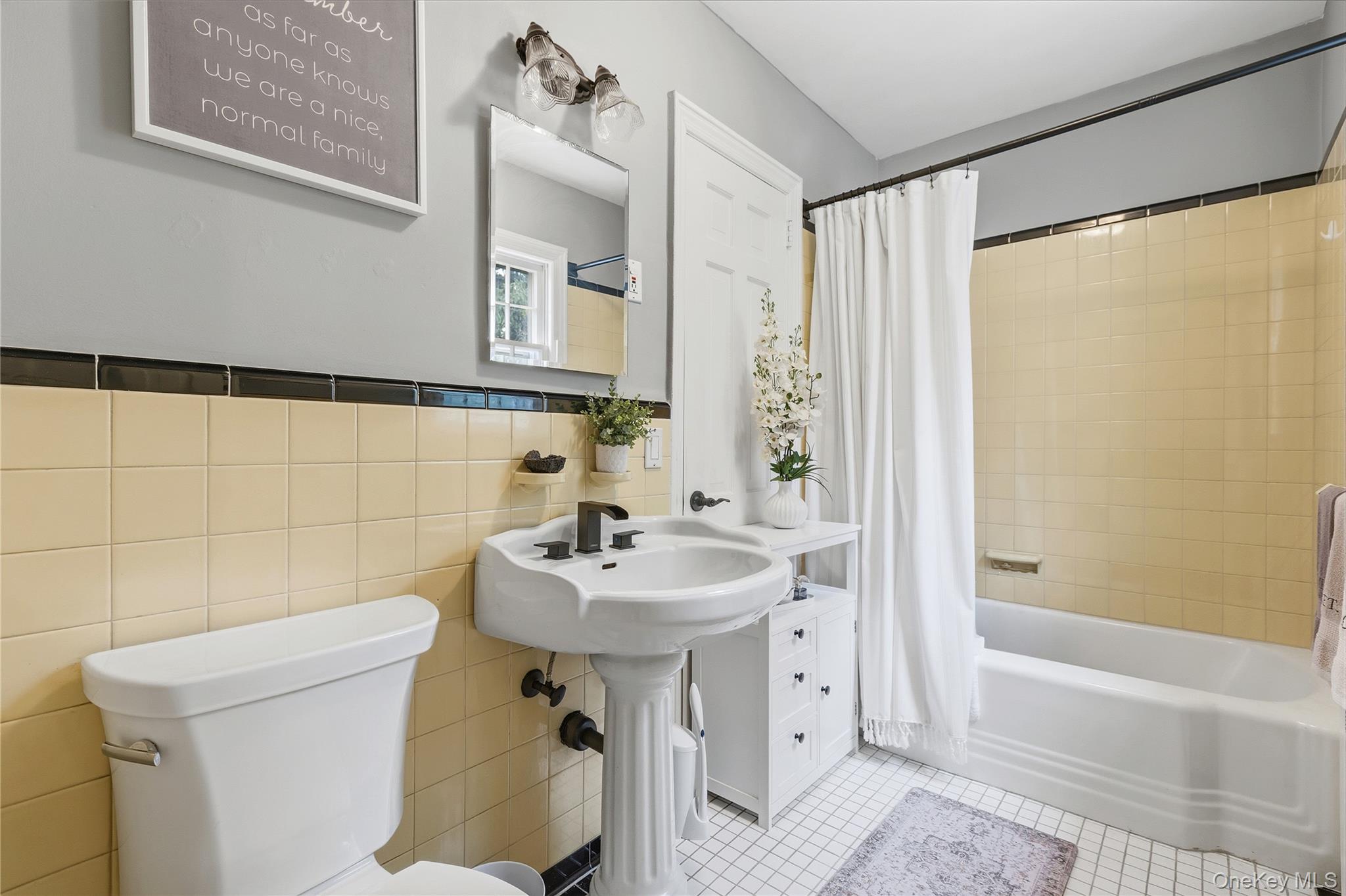 1 Hunting Ridge Road White Plains, NY 10605 - Photo 23 of 48 Bath off Family Room
