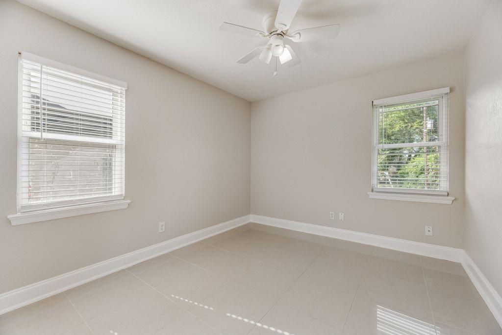 121 Dallas Drive Euless, TX 76039 - Photo 19 of 28