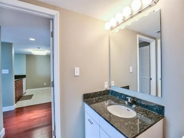 $2,800 | 300 South Duval Street, Unit 1703, Tallahassee, FL 32301