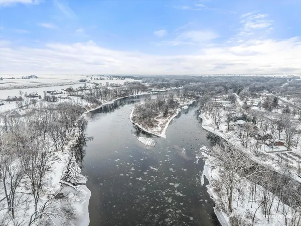 $380,000 | 122 Belle Rive Drive, Millington, IL 60537