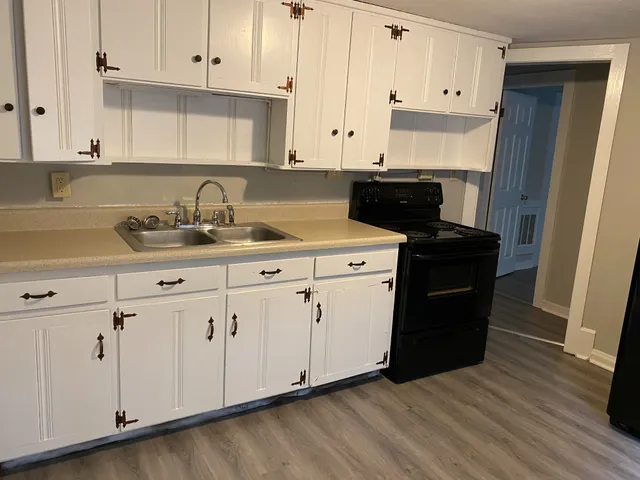 $895 | 406 Hietts Lane, Unit DOWNSTAIRS, Clarksville, TN 37043