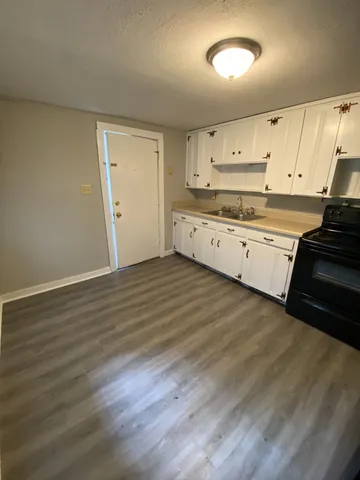 $895 | 406 Hietts Lane, Unit DOWNSTAIRS, Clarksville, TN 37043