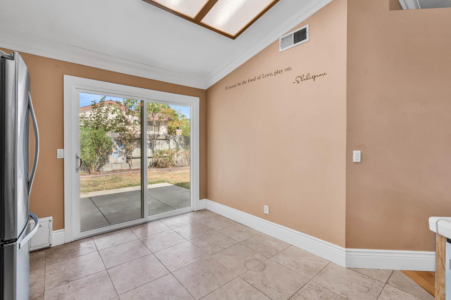 3507 Lone Ridge Court Antelope, CA 95843 - Photo 15 of 37