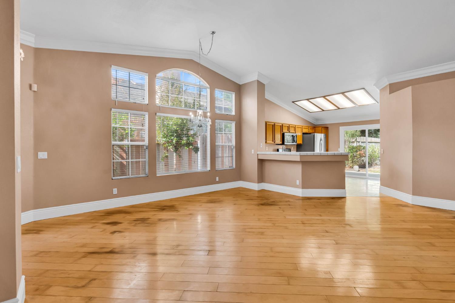 3507 Lone Ridge Court Antelope, CA 95843 - Photo 6 of 37