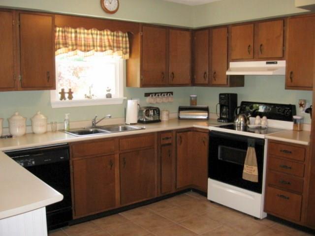78 Albion Road Waterville, ME 04901 - Photo 2 of 17 Kitchen