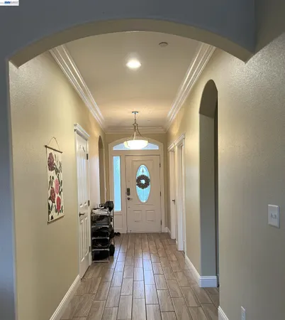 $2,800 | 358 Reddington Drive, Redding, CA 96003