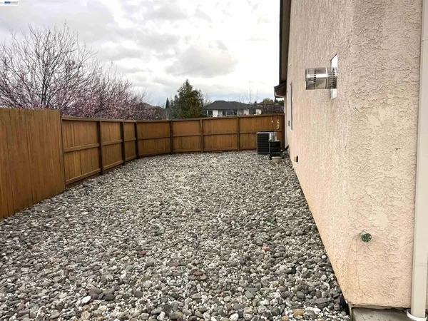 $2,800 | 358 Reddington Drive, Redding, CA 96003