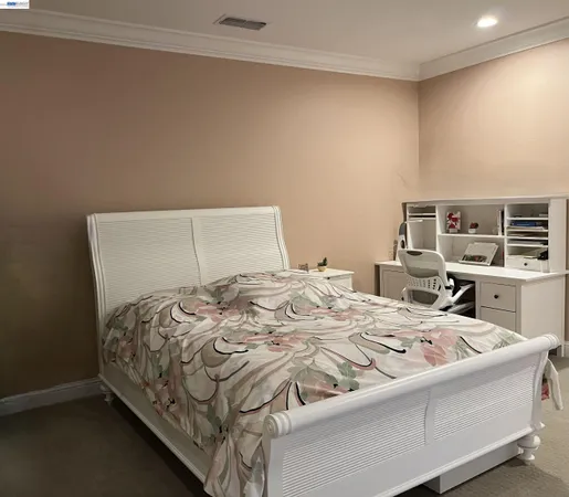 $2,800 | 358 Reddington Drive, Redding, CA 96003