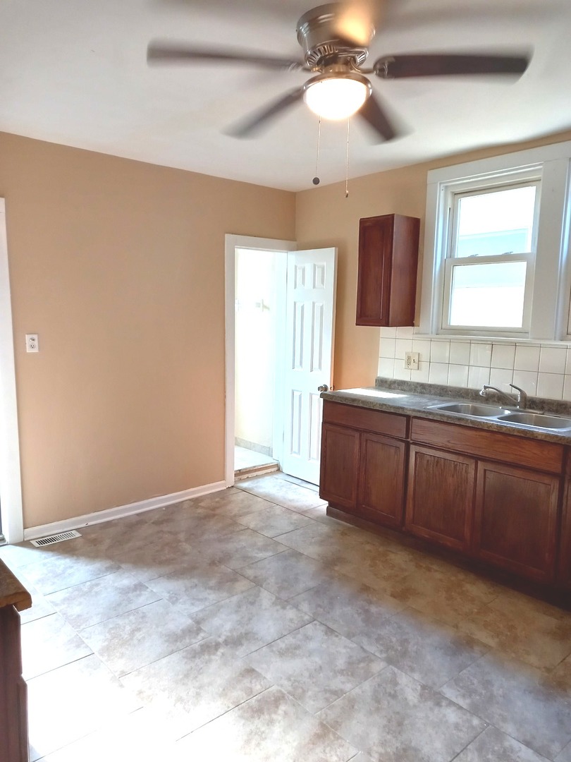 8931 South Houston Avenue Chicago, IL 60617 - Photo 15 of 29