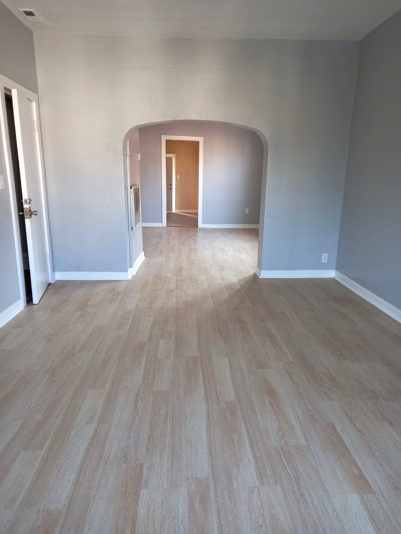 8931 South Houston Avenue Chicago, IL 60617 - Photo 8 of 29