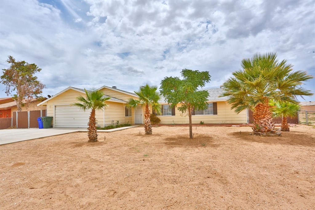 22211 Pahute Road Apple Valley, CA 92308 - Photo 1 of 1 Gallery Image 1