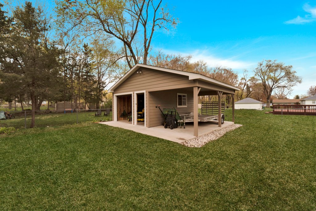 16 Tweed Road Fox Lake, IL 60020 - Photo 24 of 27 front view of a house with a yard