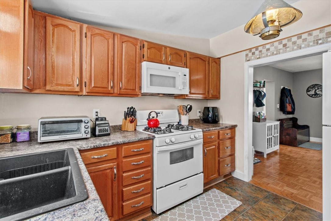 5 Marion Street Westerly, RI 02891 - Photo 10 of 31