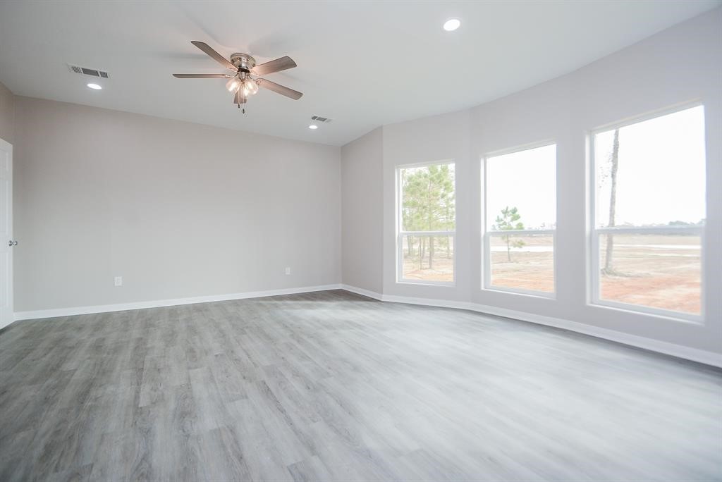 12328 North Chestnut Hills Road Conroe, TX 77303 - Photo 18 of 44 Gallery Image 18