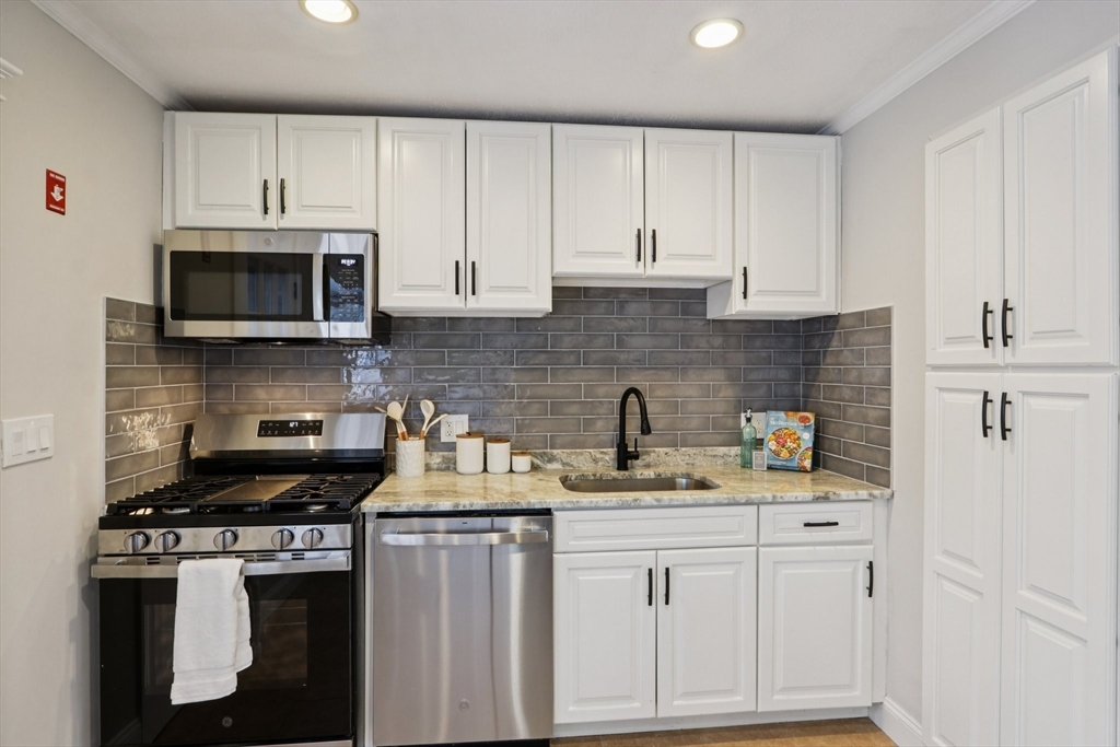 1 Willow Street Middleton, MA 01949 - Photo 14 of 41