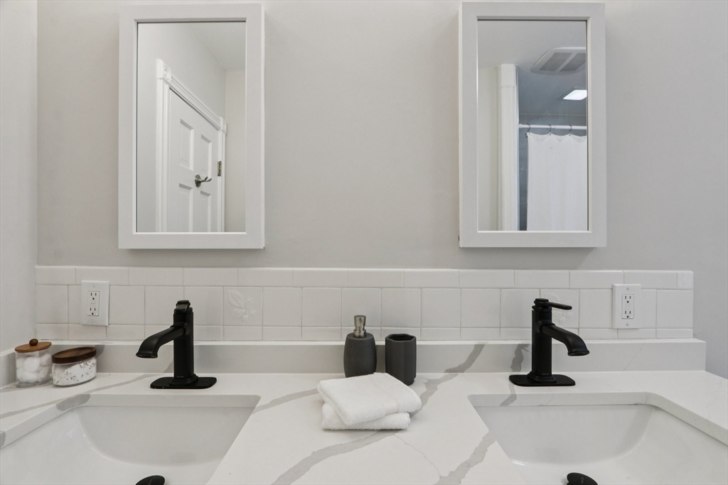 1 Willow Street Middleton, MA 01949 - Photo 20 of 41