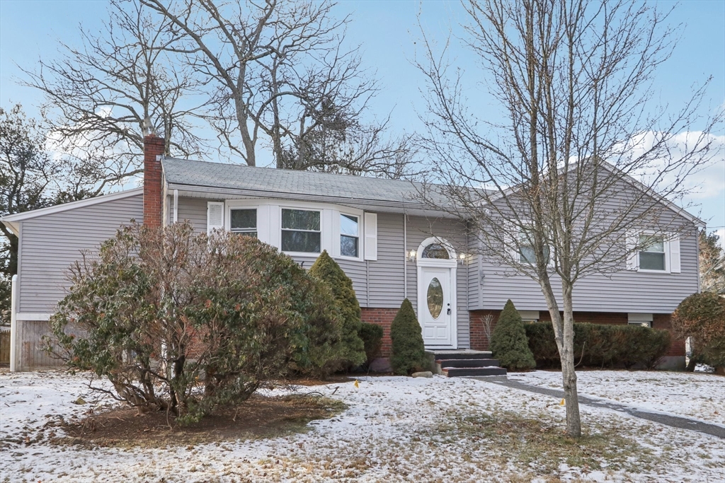 1 Willow Street Middleton, MA 01949 - Photo 7 of 41