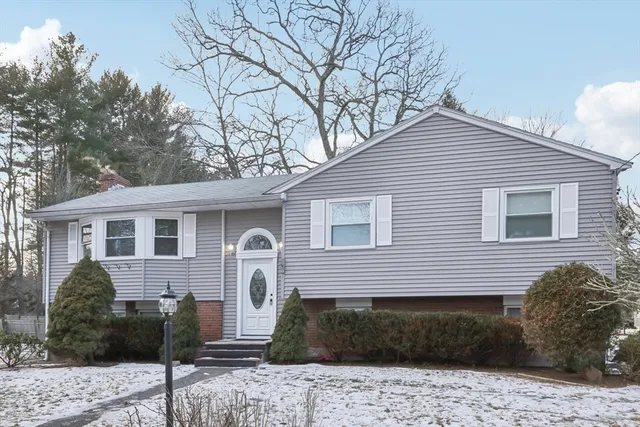 $699,900 | 1 Willow Street, Middleton, MA 01949