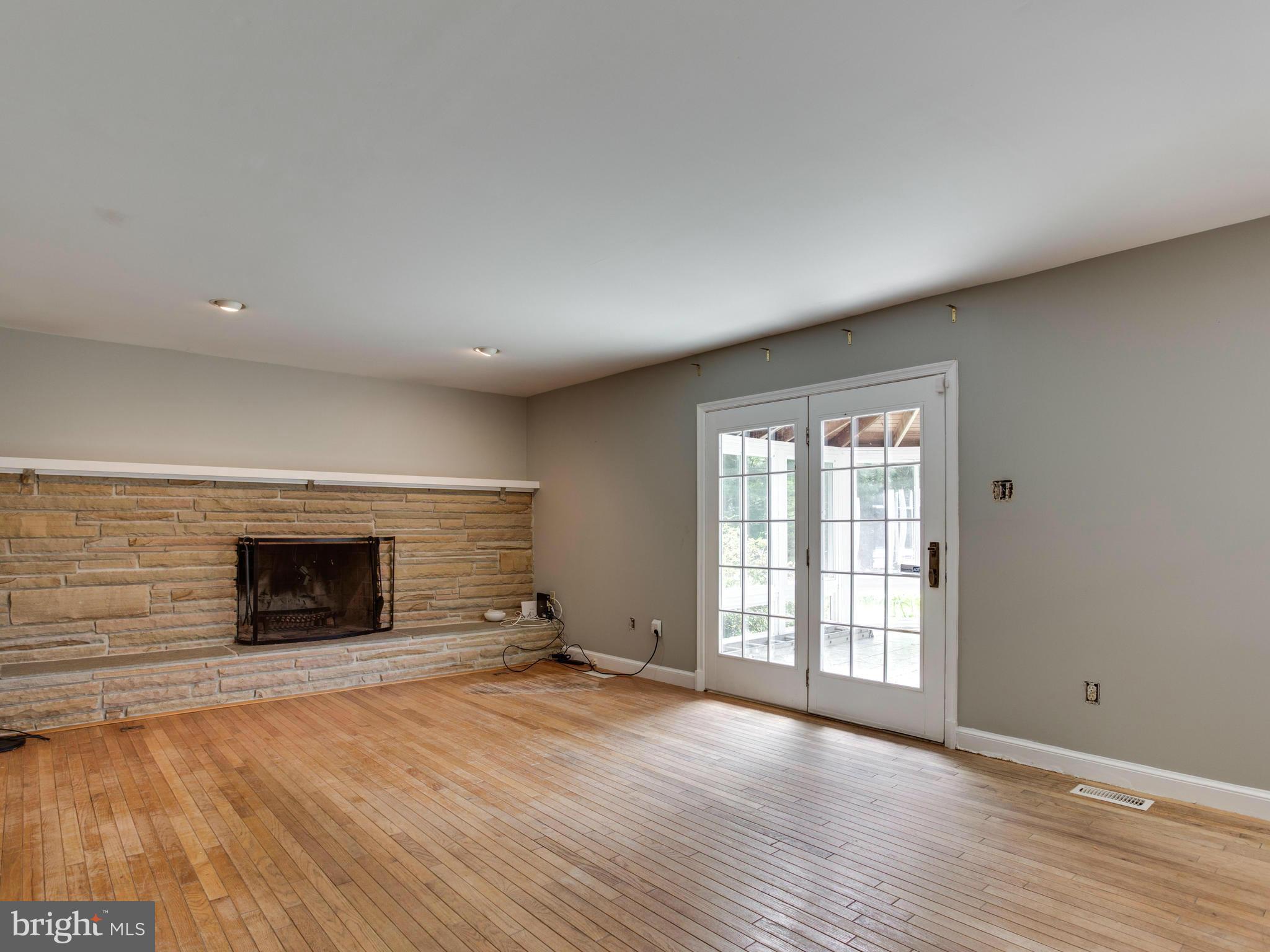 14616 Falling Leaf Way Gaithersburg, MD 20878 - Photo 15 of 30 Family Room