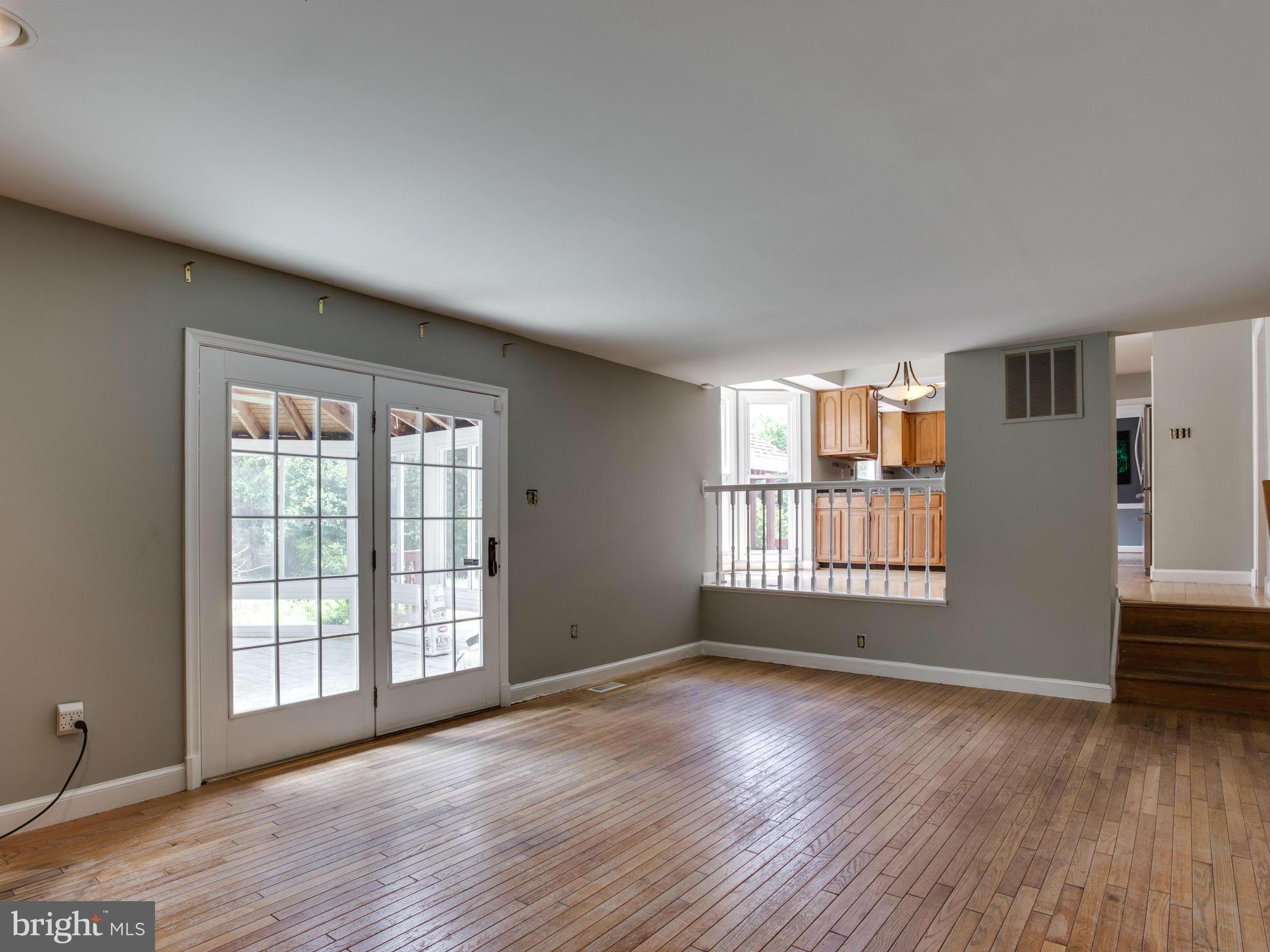 14616 Falling Leaf Way Gaithersburg, MD 20878 - Photo 16 of 30 Family Room