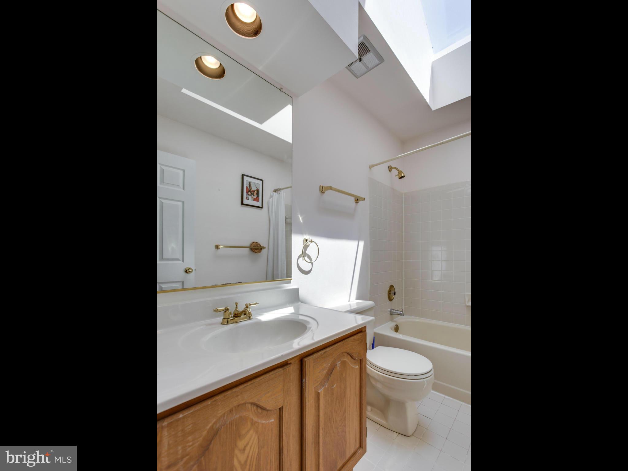 14616 Falling Leaf Way Gaithersburg, MD 20878 - Photo 24 of 30 Bath