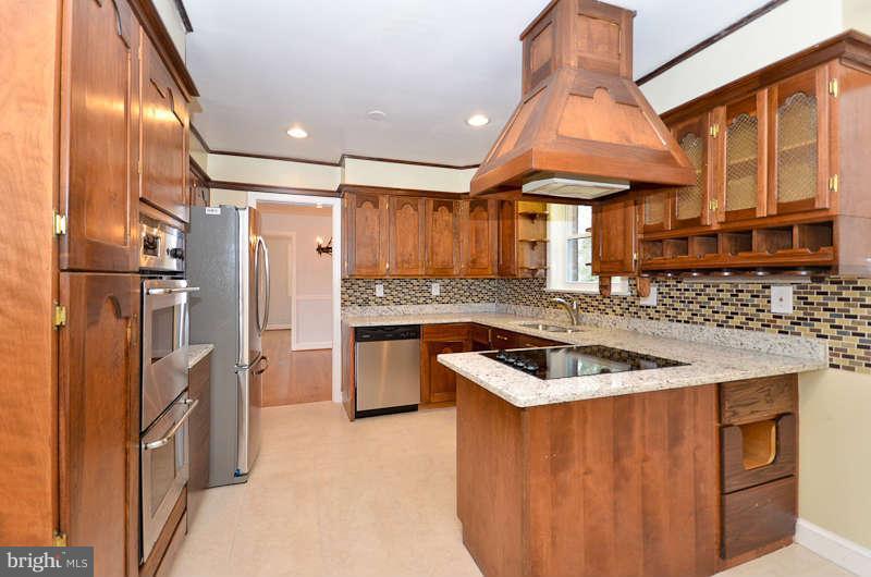 6801 Coolridge Road Temple Hills, MD 20748 - Photo 13 of 26 Kitchen