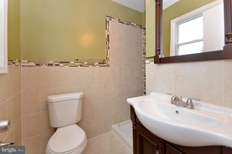 6801 Coolridge Road Temple Hills, MD 20748 - Photo 19 of 26 Bath