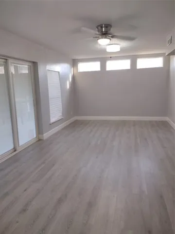 a view of empty room with window