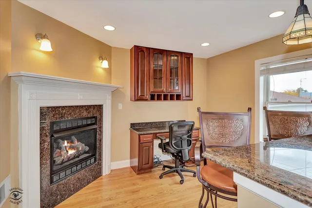 $475,000 | 9521 South Sawyer Avenue, Evergreen Park, IL 60805