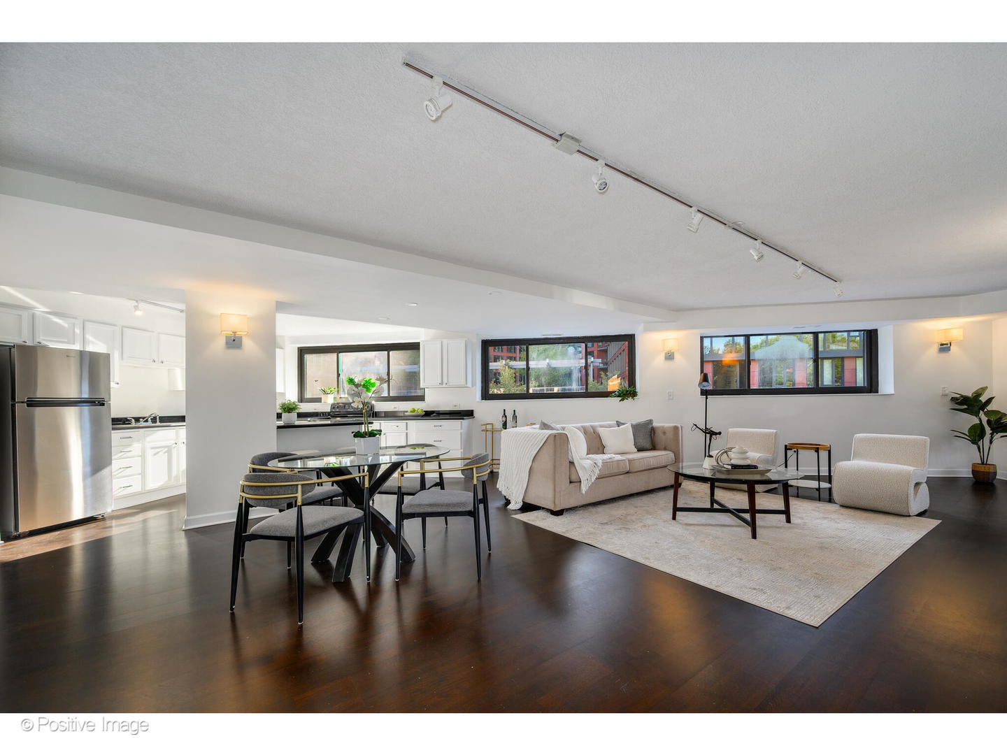885 West Lill Avenue, Unit 3 Chicago, IL 60614 - Photo 12 of 23 a living room with furniture and a table
