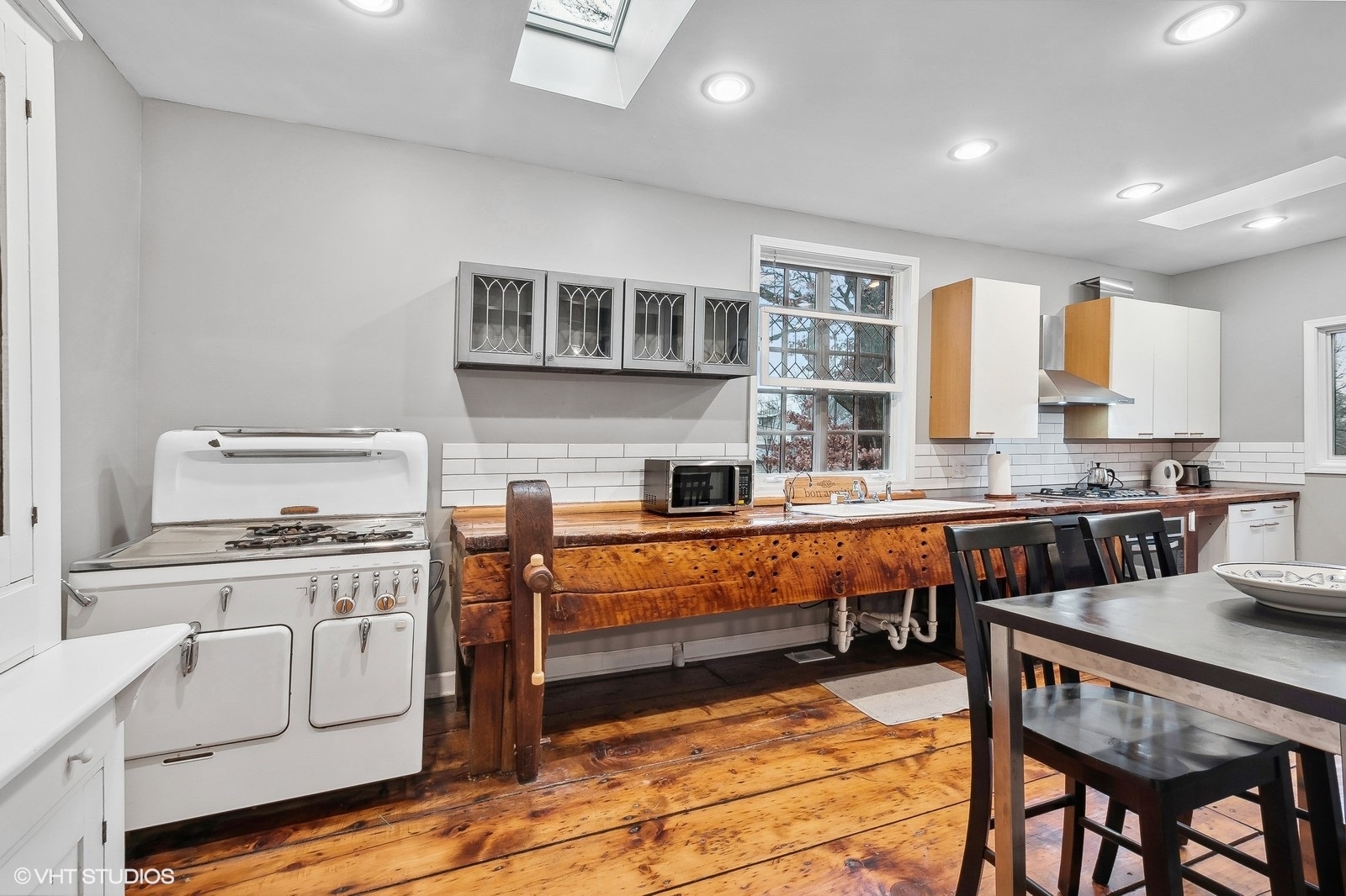 2404 Ridge Avenue, Unit CH Evanston, IL 60201 - Photo 7 of 19 Gallery Image 7