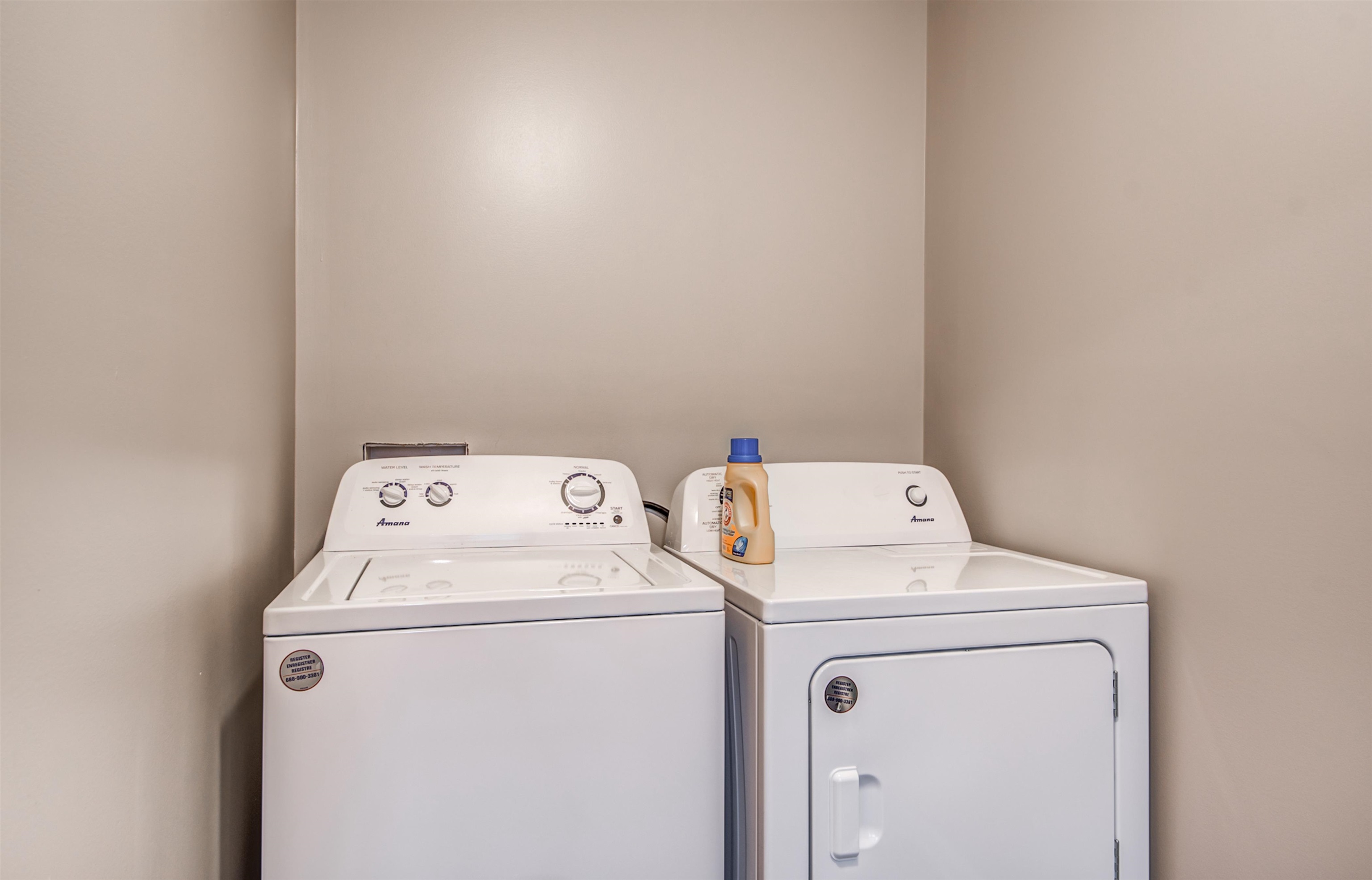 1277 Wellsville Road Memphis, TN 38117 - Photo 26 of 39 a utility room with dryer and washer