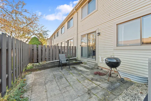 $190,000 | 5742 Cambridge Circle, Unit 2, Mount Pleasant, WI 53406