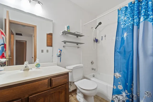 $190,000 | 5742 Cambridge Circle, Unit 2, Mount Pleasant, WI 53406