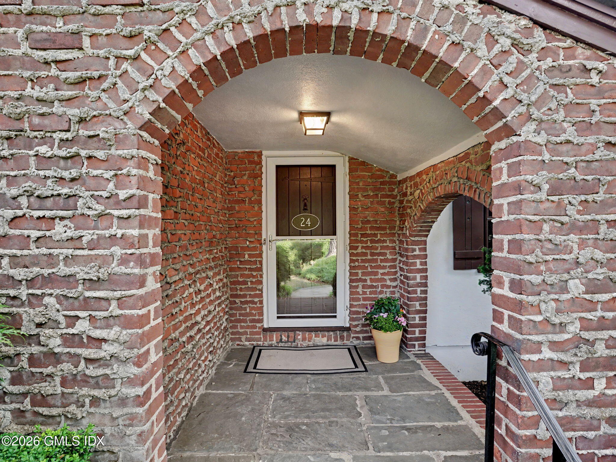 24 Oval Avenue Riverside, CT 06878 - Photo 4 of 45 1-web-or-mls-24-oval-ave