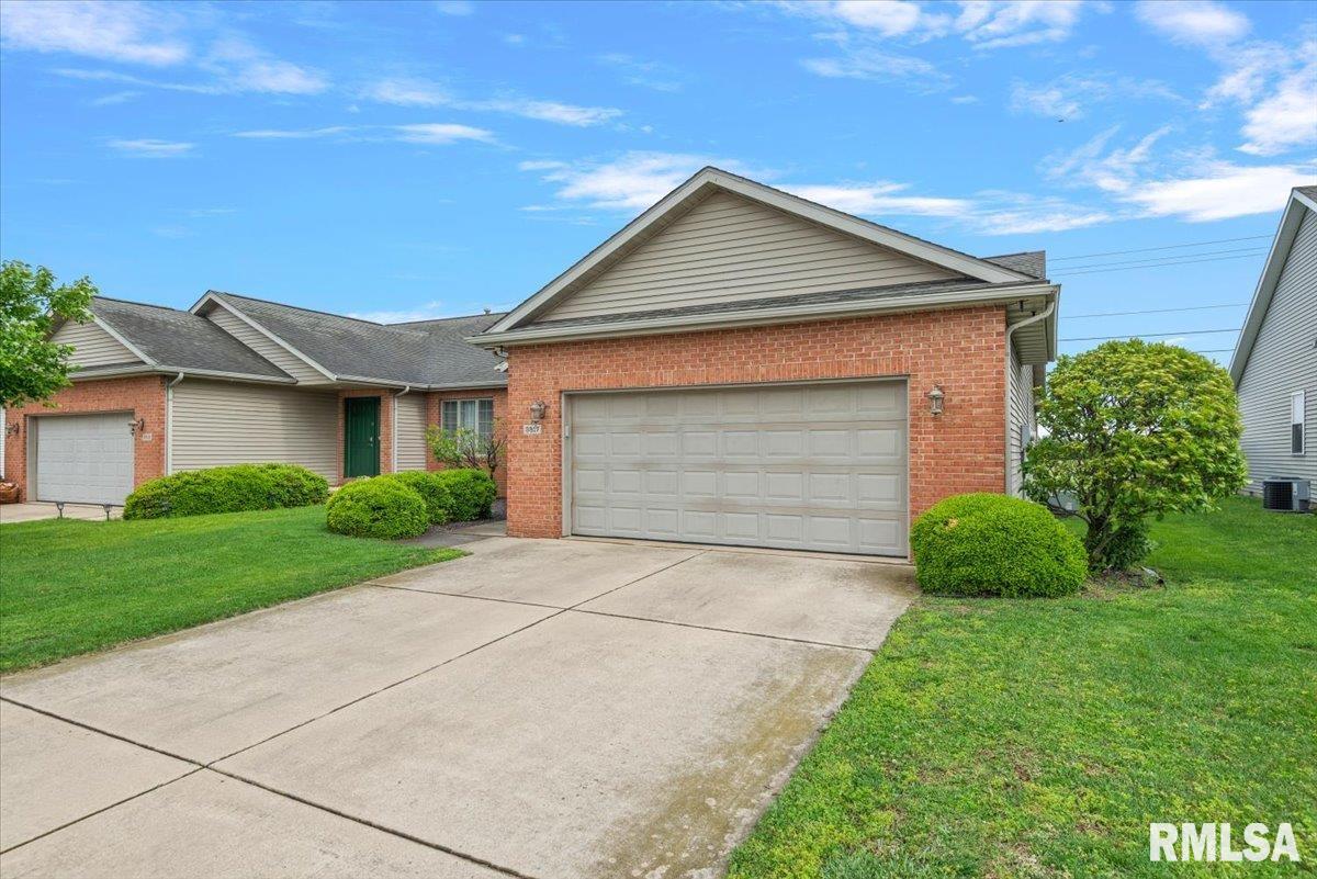 3817 Sugar Loaf Drive Springfield, IL 62711 - Photo 3 of 30
