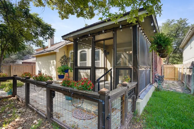 front view of house with a yard