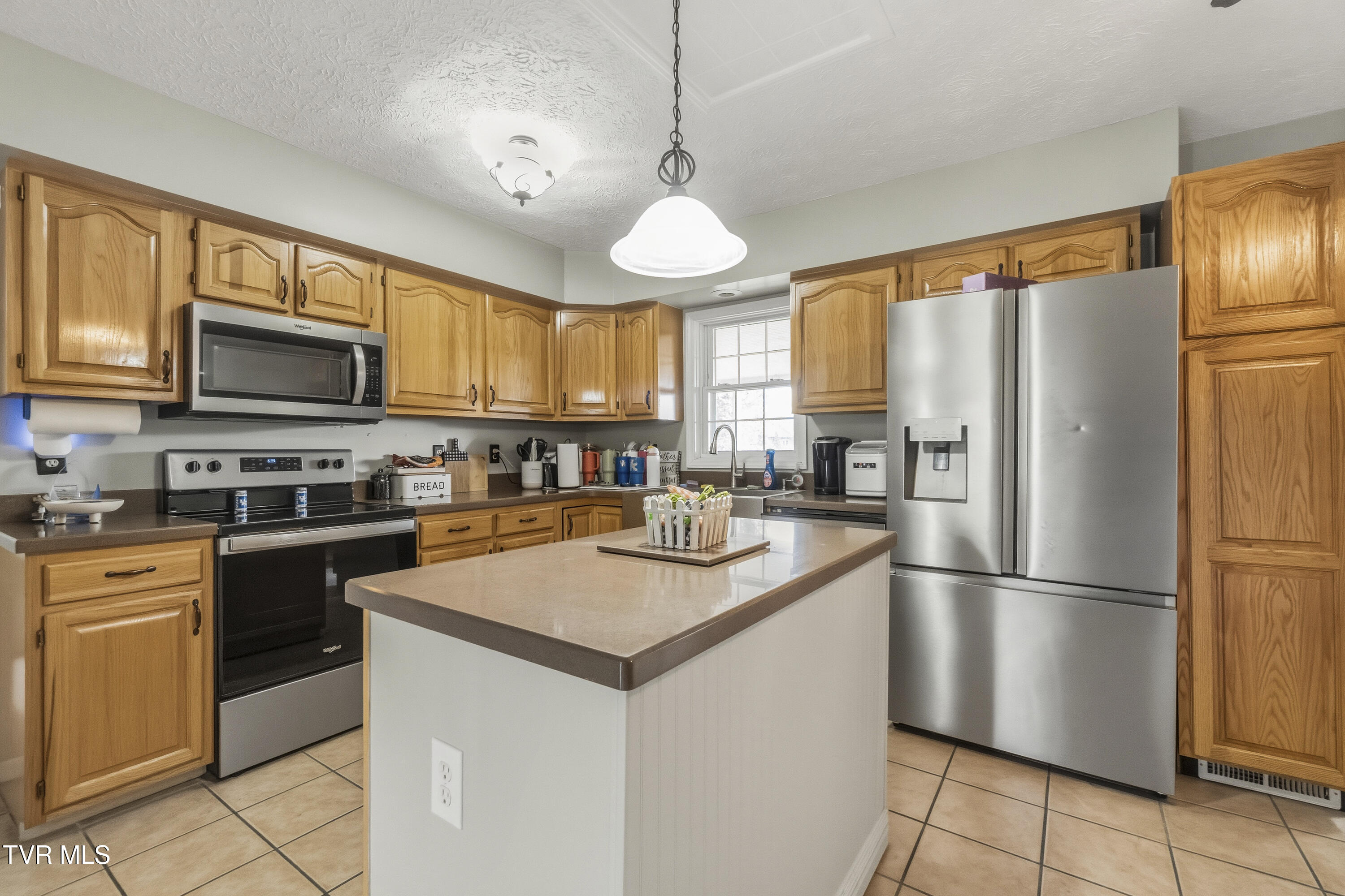 410 Appian Way Greeneville, TN 37745 - Photo 3 of 65 3