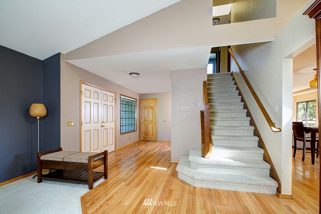 23611 Meridian Place West Bothell, WA 98021 - Photo 3 of 24
