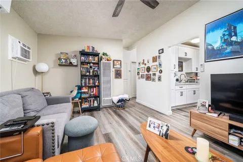 $1,080,000 | 124 North Vista Bonita Avenue, Glendora, CA 91741