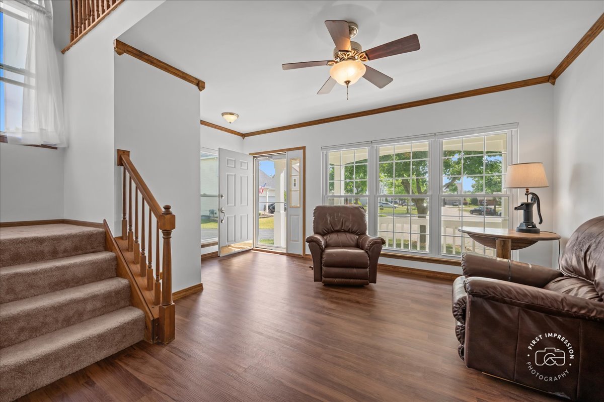 5 Ridge Court South Elgin, IL 60177 - Photo 3 of 21