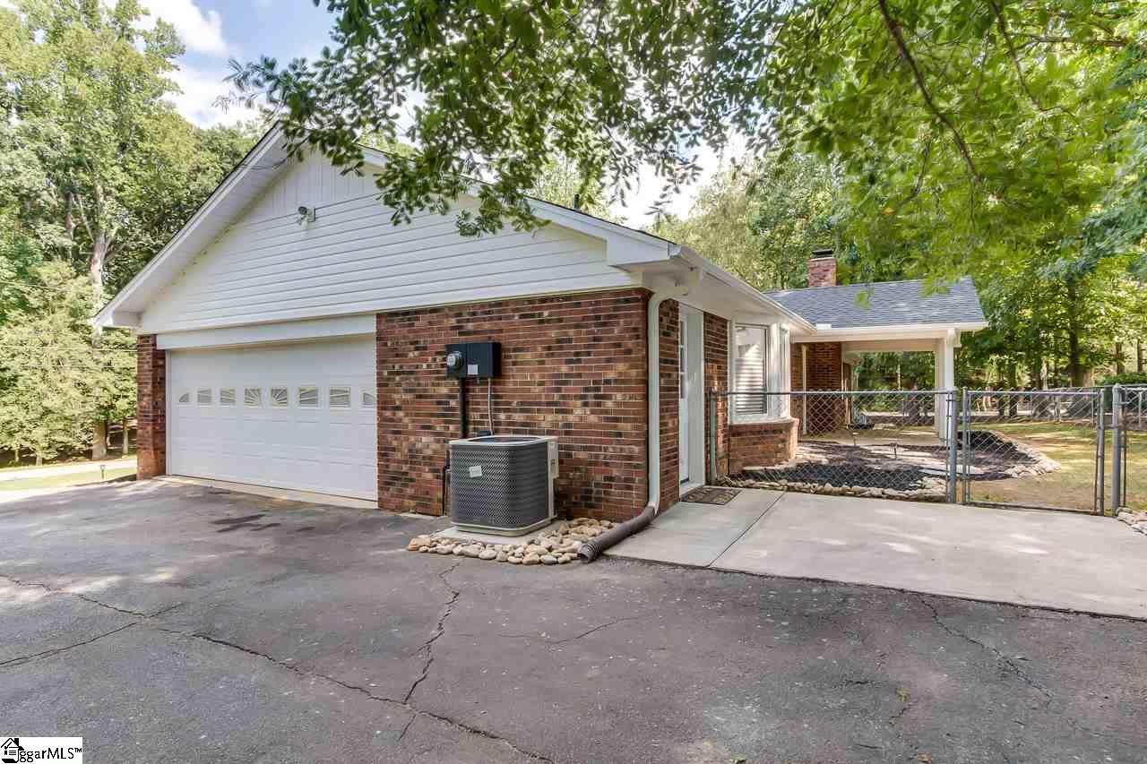 111 Riverside Lane Duncan, SC 29334 - Photo 3 of 23 Gallery Image 3