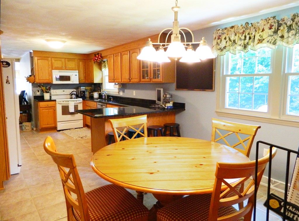 62 Rolling Ridge Lane Methuen, MA 01844 - Photo 4 of 30 Gallery Image 4