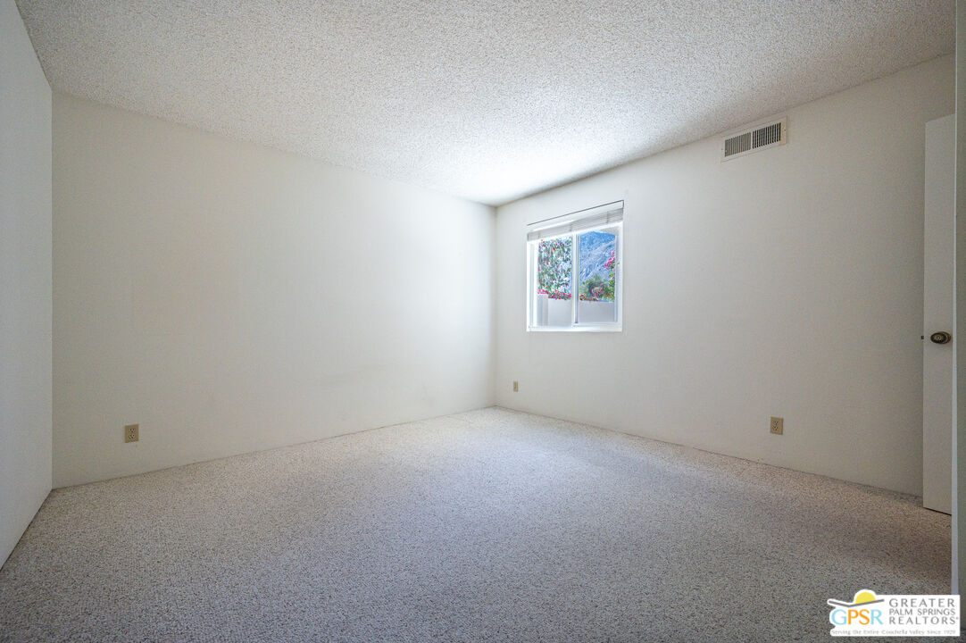 845 East Arenas Road Palm Springs, CA 92262 - Photo 21 of 41