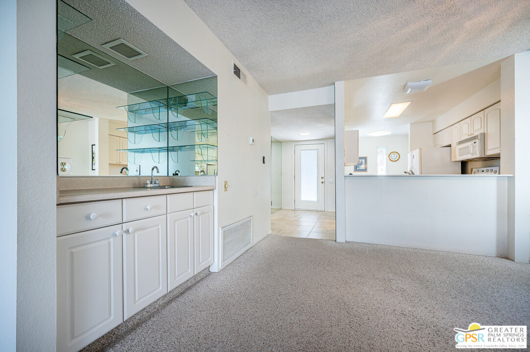845 East Arenas Road Palm Springs, CA 92262 - Photo 6 of 41