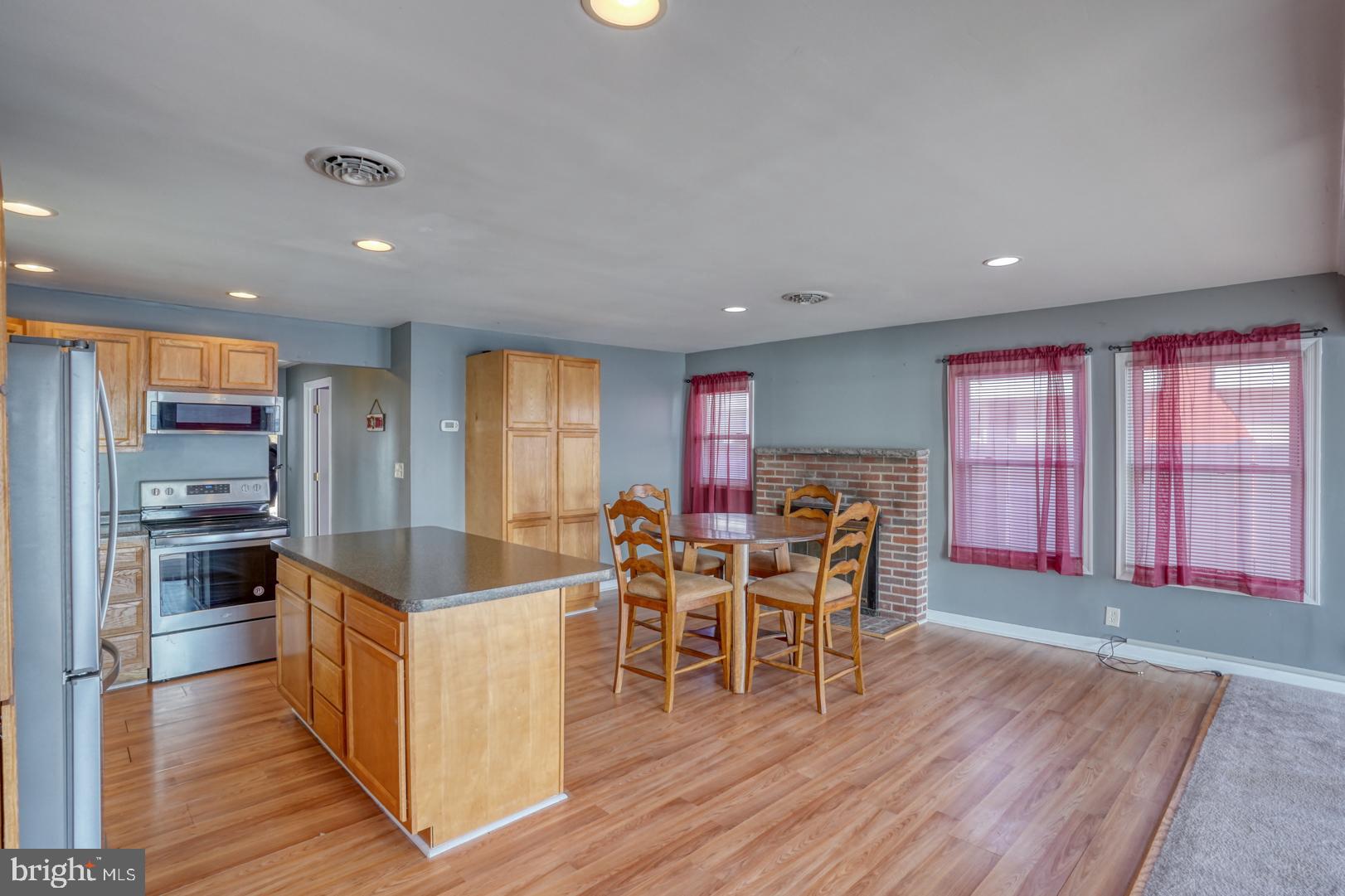 10 South New Road Middletown, DE 19709 - Photo 24 of 42 Kitchen and Dining Room
